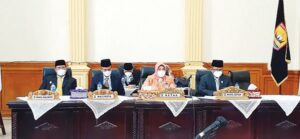Fitri Nora SE, Ketua DPRD Kota Pariaman Lantik Anggotanya, Kerahkan Seluruh Kemampuan dalam Emban Tugas 2 016