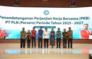 Serikat Pekerja Dirut PLN Teken Perjanjian Kerja Bersama, Kawal Pengelolaan BPI Danantara dan Pelaksanaan RUPTL Tahun 2025-2034 2 WhatsApp Image 2025 06 19 at 09.00.54 800x512 1