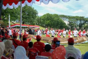 Upacara HUT ke-80 RI DI PT Semen Padang, Dirut Pri Gustari Akbar Kobarkan Semangat Kebangkitan 2 IMG 20250817 WA0001