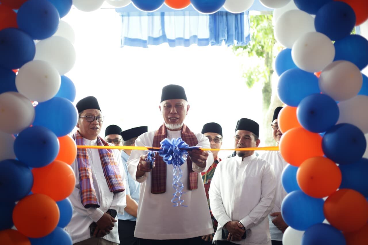 Bank Nagari Syariah Kuatkan Ekspansi hingga Pekanbaru, Gusti Candra: Kerja Keras Membuahkan Hasil Membanggakan 2 Foto di Halaman 1 juga