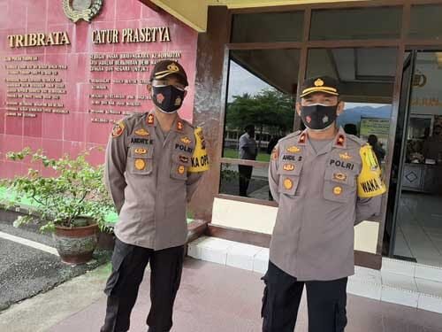 FOTO BERSAMA—Kapolres Sijunjung AKBP Andry Kurniawan,SIK bersama Wakapolres Kompol Andi Sentosa.