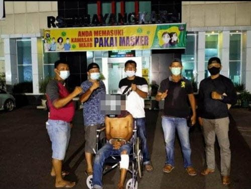 CURI MOTOR— Penri (20), seorang pencuri motor diamankan polisi di Kampung Jua, Lubukbegalung, Padang, Kamis (7/1) malam.