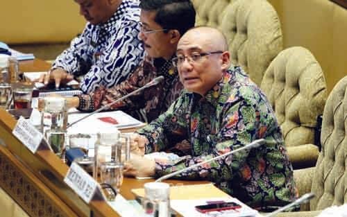 RAKER—Kepala BKN Bima Haria Wibisana-saat Raker dengan Komisi II DPR di Senayan baru baru ini.