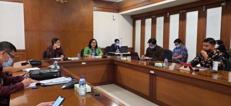 Dorong Pembentukan WTBOS, Wali Kota Deri Asta Berkoordinasi dengan Kemenko PMK 1 Wali Kota Sawahlunto Deri Asta melakukan rapat koordinasi dengan Deputi Koordinasi Kebudayaan Kementerian Koordinator Pembangunan Manusia dan Kebudayaan (Kemenko PMK) di Jakarta.