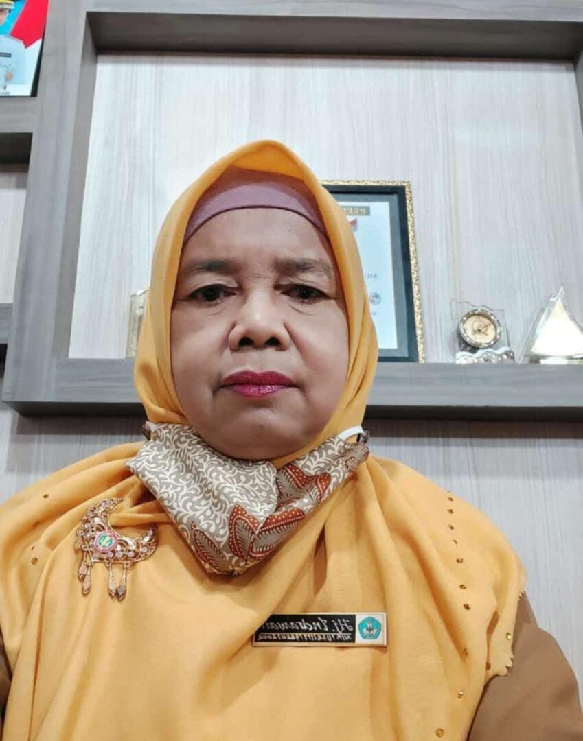 Kadisdik Limapuluh Kota Indrawati