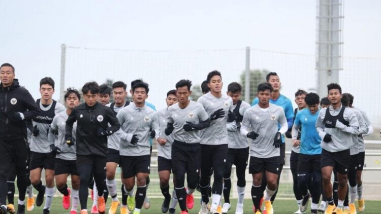 Batal Tampil di PD U-20, Shin Tae-yong Tegakkan Kepala Pemain Timnas U-19 1 LATIHAN—Pelatih Shin Tae-yong memimpin Timnas U-19 dalam pemusatan latihan selama tiga pekan di Negeri Matador Spanyol.