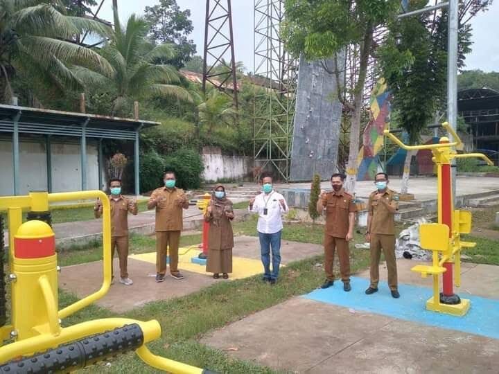 BANTUAN— Lokasi SILO mendapatkan bantuan 11 unit alat fitness bantuan dari Kemenpora RI.