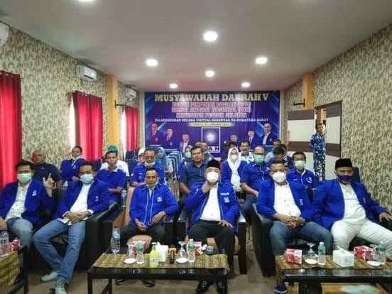 Rudi Hariyansyah Terpilih sebagai Ketua Formatur DPD PAN Pessel 1 BERSAMA—Ketua Formatur DPD PAN Pessel Rudi Hariyansyah beserta calon anggota formatur dimana dalam 1 bulan kedepan bertugas menyusun penggurus DPD PAN Pessel.