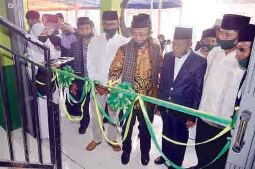 RESMIKAN— Bupati Agam  Indra Catri meresmikan Kampus II Ponpes Darul Makmur Sungai Cubadak, Kecamatan Baso.