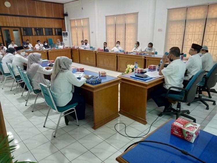 Pemerintah Kabupaten Tanah Datar melalui Badan Perencanaan Penelitian dan Pengembangan Kabupaten Tanah Datar melaksanakan Rapat Pengembangan Potensi Ekonomi Kecamatan, di Aula Baperlitbang.