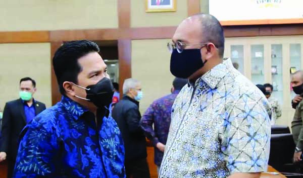 BERDIALOG— Anggota DPR RI Andre Rosiade saat berdialog dengan Menteri BUMN Erick Thohir di DPR RI beberapa waktu lalu.