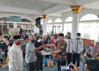 Baznas Salurkan Zakat ke 136 Mustahiq