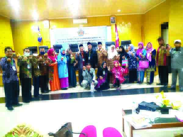 Terpilih secara Aklamasi, Fauzi Bahar Pimpin PB PGAI Sumbar Periode 2021-2026 1 FOTO BERSAMA— Peserta dan segenap Pengurus PGAI pada Mubes PGAI ke-19 berfoto bersama. Terpilih secara aklamasi Dr. Fauzi Bahar. MSi sebagai ketua PB PGAI priode 2021-2026.