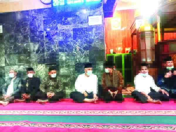 HADIRI—Gubernur Sumatera Barat Mahyeldi menghadiri Tabligh Akbar peringatan Isra’ Mi‘raj Nabi Muhammad SAW di Masjid Nurul Ihsan, Jorong Pagu-pagu, Nagari Pandai Singkek, Rabu (10/3).