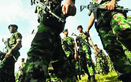 LATIHAN— Pasukan TNI saat menjalankan latihan rutin.