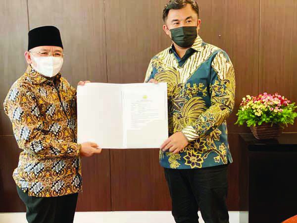 Bupati Dharmasraya Sutan Riska Daftar jadi Calon Ketua Umum APKASI 1 DAFTAR— Bupati Dharmasraya Sutan Riska Daftar Jadi Calon Ketua Umum APKASI.