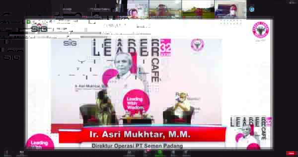 SOSOK LEADER— Leader Cafe PT Semen Padang ke XXXII yang digelar secara virtual, Rabu (10/3), mengupas tuntas sosok sang leader, yaitu Direktur Operasi PT Semen Padang Ir.Asri Mukhtar, M.M.