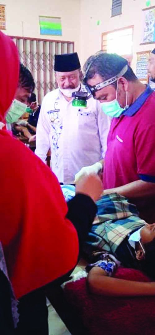 SUNATAN MASSAL— Sekitar 30 orang anak di Nagari Simarasok, Kecamatan Baso disunat gratis.