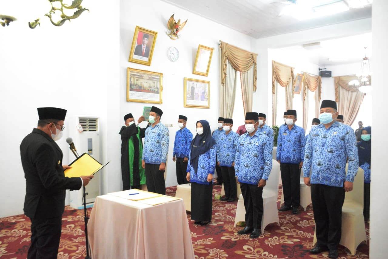 Beri Pelayanan Baik Pada Masyarakat