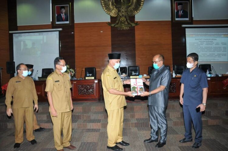 LKPJ Gubernur Sumbar 2020, Kemiskinan dan Pengangguran Meningkat 1 Gubernur Sumbar, Mahyeldi, menyampaikan Laporan Keterangan Pertanggungjawaban (LKPJ), tahun anggaran 2020, pada Rapat Paripurna DPRD Sumbar.