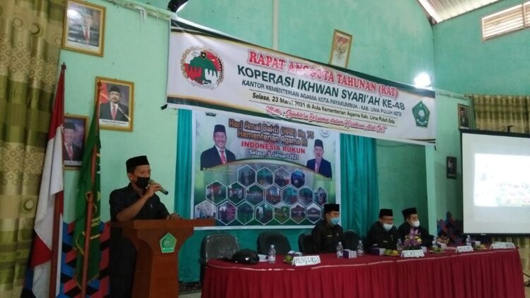 Ketua Koperasi Ikhwan H Jufrimal saat menyampaikan laporan dalam RAT KPRI