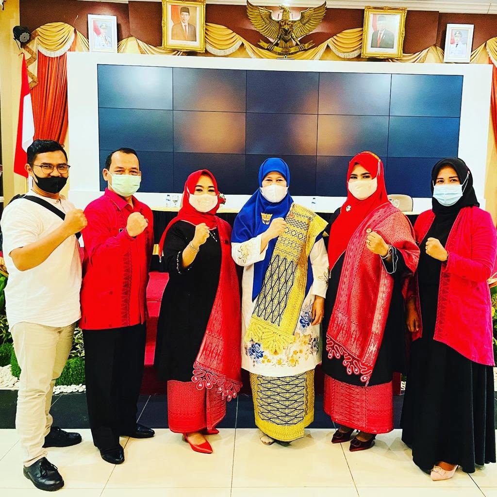 Ketua dan Wakil Dekranasda Sijunjung Dilantik