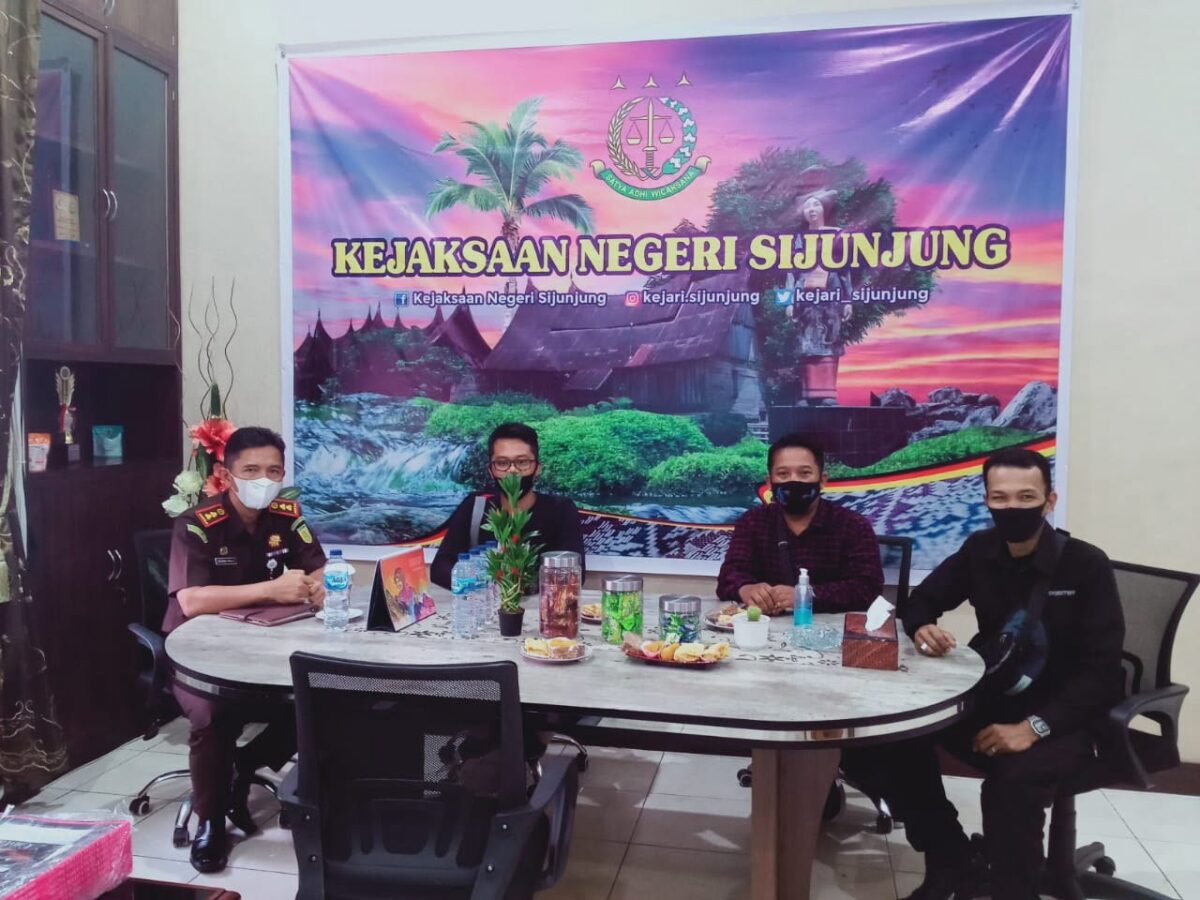 Silaturahmi Dengan Jurnalis Kajari Sijunjung