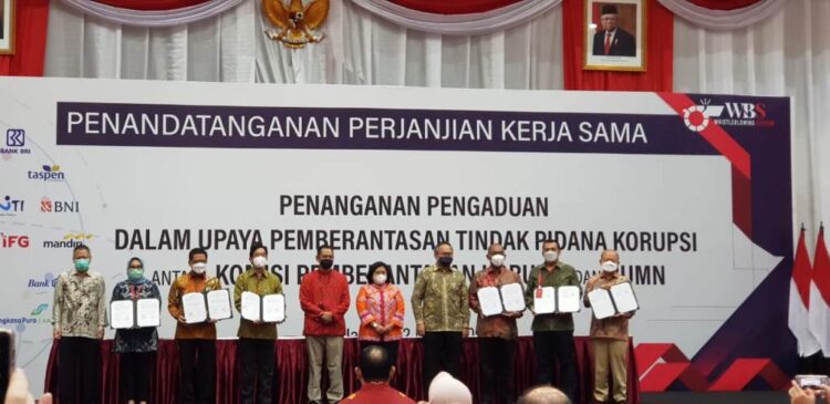 Komitmen Berantas Korupsi, PLN Gandeng KPK 1 PLN dan Komisi Pemberantasan Korupsi (KPK) bekerja sama untuk menangani pengaduan tindak pidana korupsi yang lebih terintegrasi.