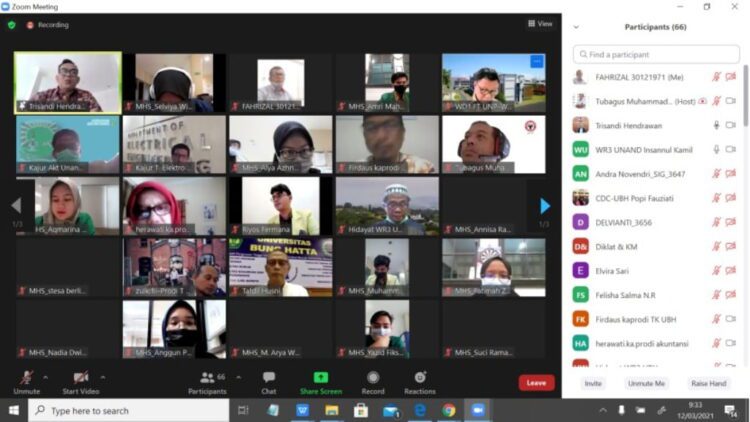 PEMBUKAAN PMBB— Tangkapan layar zoom pembukaan Program Mahasiswa  Magang Bersertifikat (PMMB) di PT Semen Padang. Program tersebut dibuka oleh Direktur Keuangan PT Semen Padang Tubagus Muhammad Dharury.