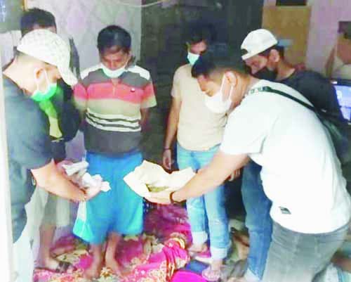 GANJA— Tim Heyna Satresnarkoba Polresta Padang memperlihatkan ganja yang ditemukan dari penangkapan Zulfahmi (39) di kediamannya.