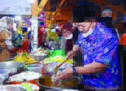 Bupati Tinjau Pasa Pabukoan Pakan Ahad, Ingatkan Warga Selalu Disiplin Prokes