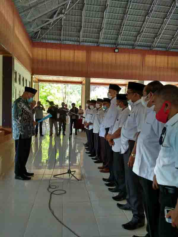 PENGUKUHAN— Gubernur Sumbar Mahyeldi Ansharullah mengukuhkan pengurus Perwanaliko Kabupaten Limapuluh Kota.