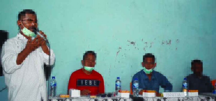 Zukri Amrah (Jup Kelly)  memberikan sambutan setelah terpilih sebagai Ketua Forum Anak Nagari Rawang Sakato.