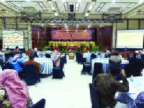 EVALUASI— KPU Sumbar melakukan evaluasi terhadap pelaksanaan tahapan pemilihan kepala daerah (Pilkada) Serentak 2020 di Balai Sidang Hatta.