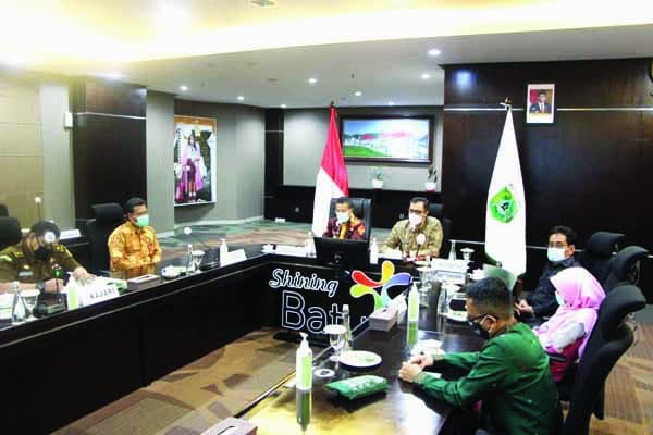 Pemko Pelajari Konsep Pariwisata Kota Batu 1 BELAJAR PARIWISATA—Pemko Bukittinggi melakukan kunker ke Batu, Provinsi Jawa Timur untuk mempelajari konsep kepariwisataan kota yang berhawa sejuk tersebut.