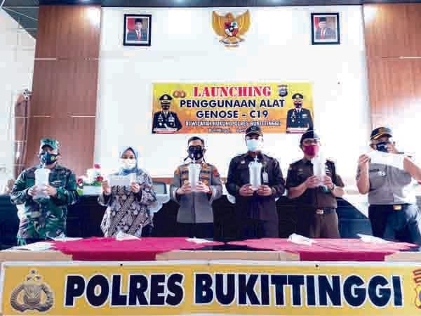 LAUNCHING— Polres Bukittinggi melaunching penggunaan Genose C-19 alat pemeriksaan Covid-19.