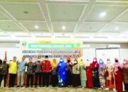 LKKS Bagikan 160 Paket Sembako untuk Warga Miskin