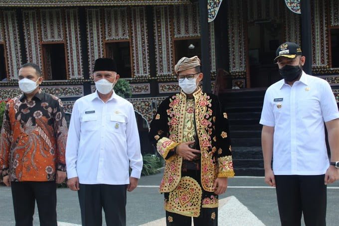 Menteri Pariwisata dan Ekonomi Kreatif (Menparekraf) Sandiaga Uno memulai kunjungan 3 hari ke Sumatra Barat .