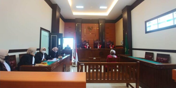 Didakwa Korupsi Dana Koperasi, Mantan Manajer KJKS Kelurahan Duduk di Kursi Pesakitan