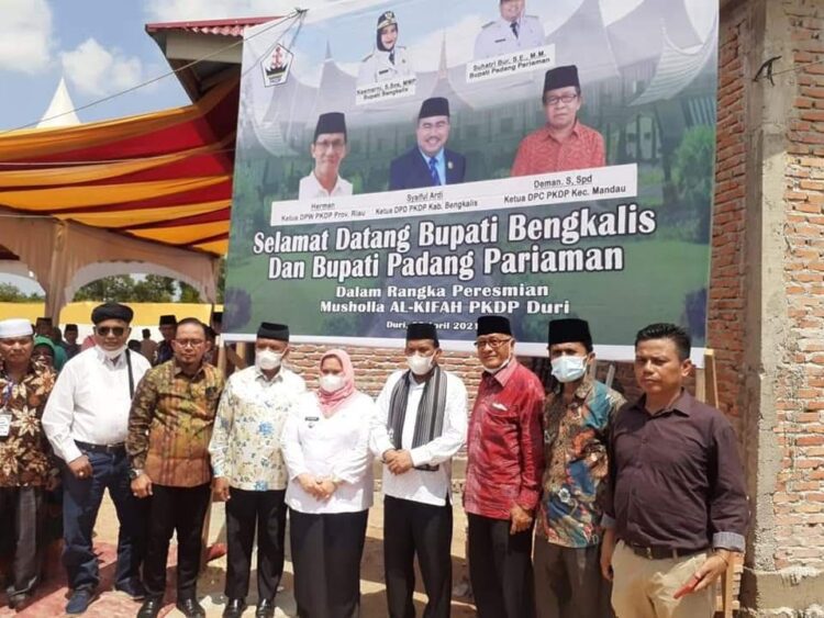 RESMIKAN—Wakil Bupati Padangpariaman Rahmang usai resmikan Mushalla Al Kifah PKDP Duri.