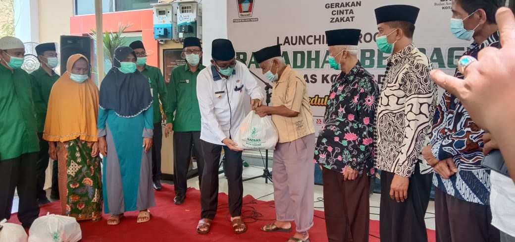 Ketua Baznas Padang epi Santoso OKee