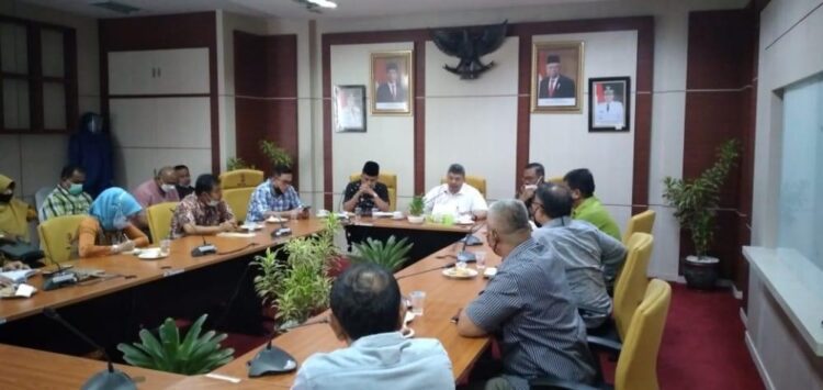 Masyarakat Diingatkan Tetap Patuhi Prokes 1 Rapat koordinasi untuk membahas kesiapan menyambut ramadhan dengan penerapan protokol kesehatan.