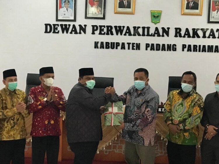 Bupati Serahkan LKPj Tahun 2020