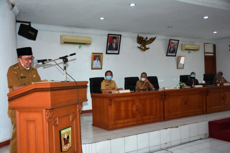 SAMBUTAN—Bupati Tanah Datar Eka Putra, dalam sambutannya saat membuka kegiatan monitoring.