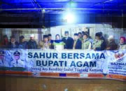 Bupati Sahur Bareng Warga Miskin, Serahkan Paket Sembako dan Bantuan Bedah Rumah