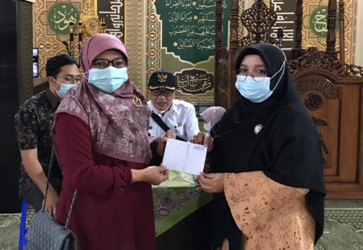 495 Guru MDTA, TPQ dan Tahfiz Terima Zakat 1 495 Guru MDTA TPQ dan Pondok Tahfiz Bukittinggi Terima Zakat dari Baznas