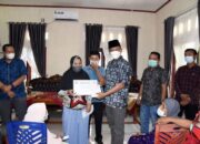 Wako Serahkan BLT DD Empat Desa