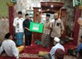 Surya Jufri Sapa Jamaah di Masjid Al Kautsar 11 Surya Jufri Sapa Jamaah di Masjid Al Kautsar