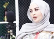 Jennifer Dunn Bantah Jadi Istri Ketiga Uje
