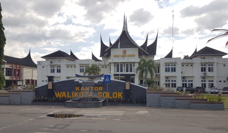 BALAIKOTA—Kantor Balaikota Solok tempat berkantornya Walikota Zul Elfian bersama Wakil Walikotanya Ramadhani Kirana Putra.